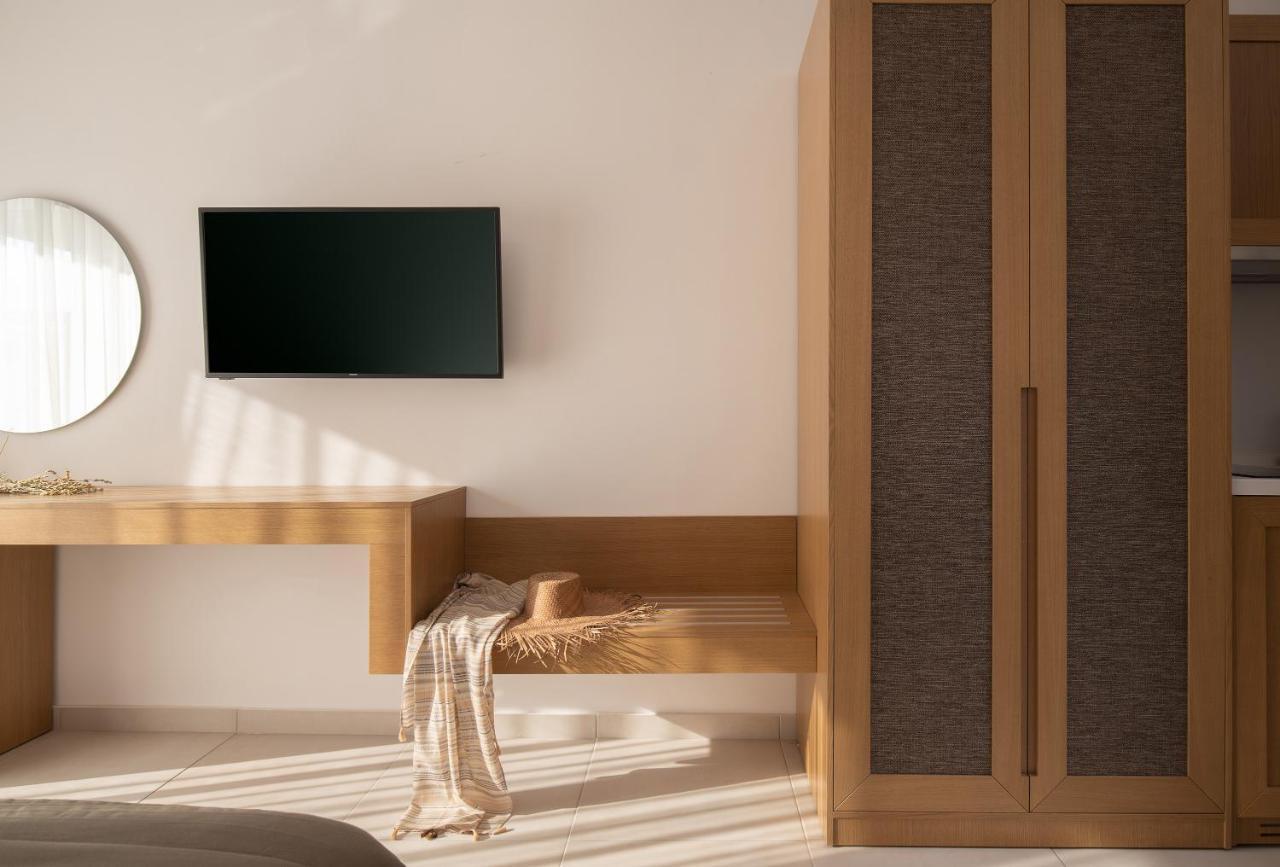 Imagine Luxury Suites ニキティ エクステリア 写真